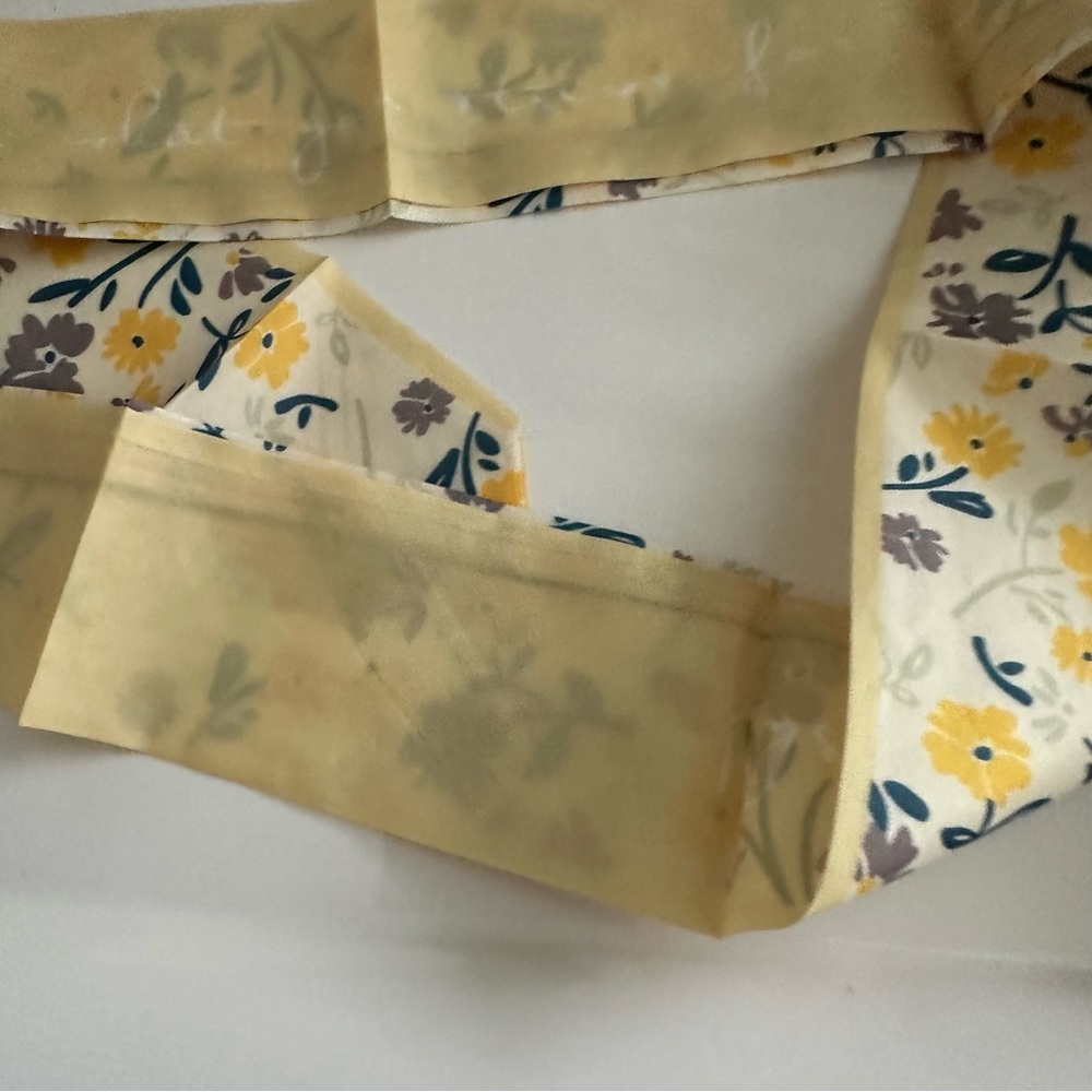 3/$20 Purse Handbag Skinny Scarf Butter Yellow Floral - Picture 3 of 7